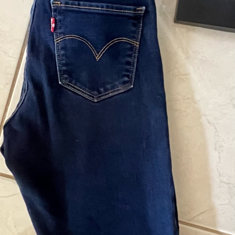 Levi's Women's Straight Leg Jeans - Dark Blue Wash - Picture 5 of 9